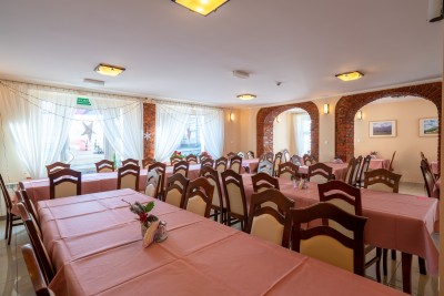 NOWA Królowa Karkonoszy w Karpaczu to obiekt (z kategorii pokoju),w którym goście mają do dyspozycji jadalnię.