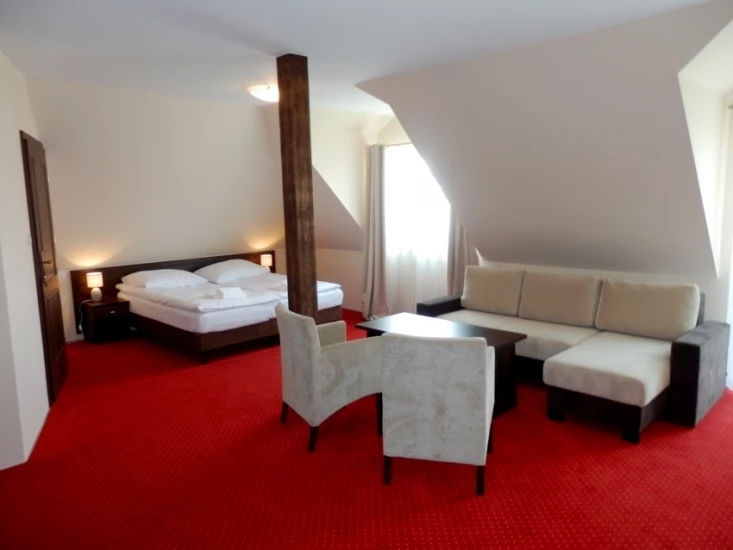 W pokoju w pensjonacie LAWENDOWY ZAKĄTEK Zdjęcie przedstawia pokój w pensjonacie LAWENDOWY ZAKĄTEK w Rewalu (woj. zachodniopomorskie)