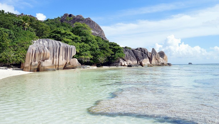 Seszele czy Mauritius, gdzie warto wyjechać na wakacje z biurem podróży?