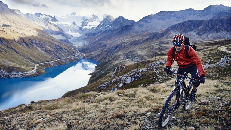 Odzież na rower w góry - jak dobrać odpowiednią?