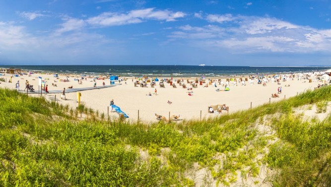 Wybierając oazę spokoju nad morzem: Jakie miasto wybrać na letni wypoczynek?