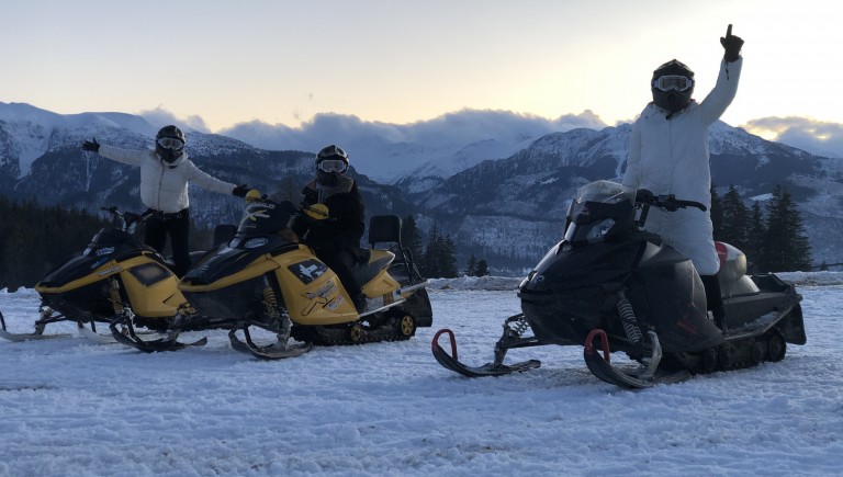 Jak zarezerwować wyprawę na skuterach śnieżnych w Zakopanem tanio?
